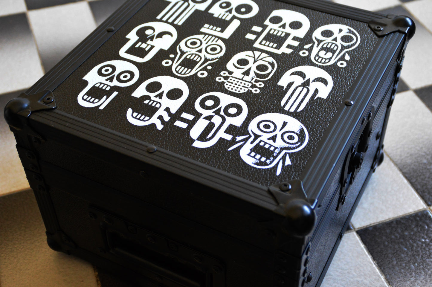 liquid sky & erica synths: dada noise FX cube, modular multi effect system